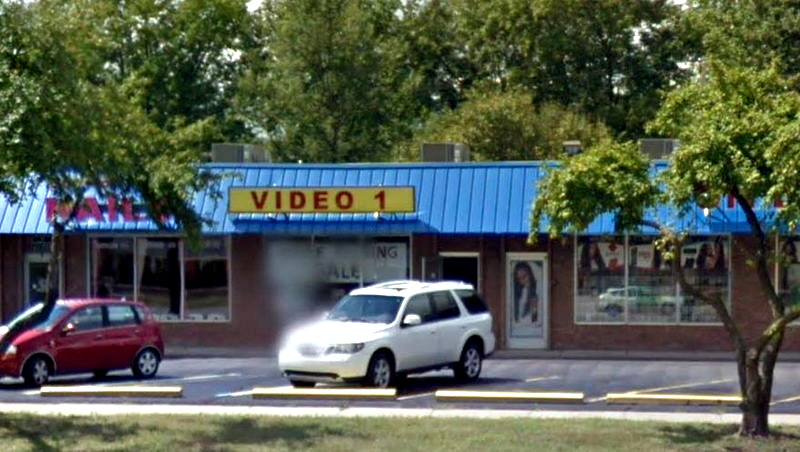 Hollywood Video - Madison Heights - 27703 John R Rd (newer photo)